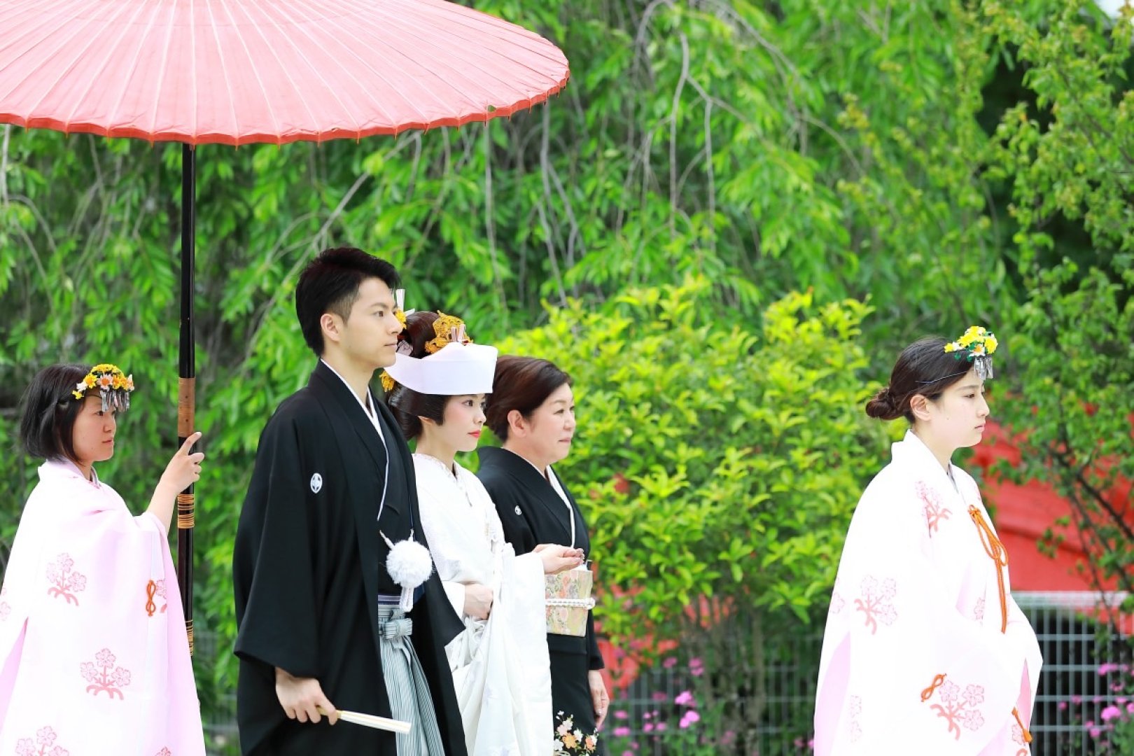 諏訪神社和装結婚式の様子